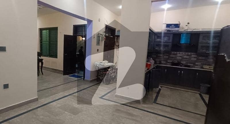 علامہ اقبال ٹاؤن لاہور میں 4 کمروں کا 10 مرلہ مکان 4.5 کروڑ میں برائے فروخت۔