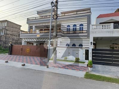 سوان گارڈن ۔ بلاک ایف سوان گارڈن,اسلام آباد میں 6 کمروں کا 1 کنال مکان 6.75 کروڑ میں برائے فروخت۔