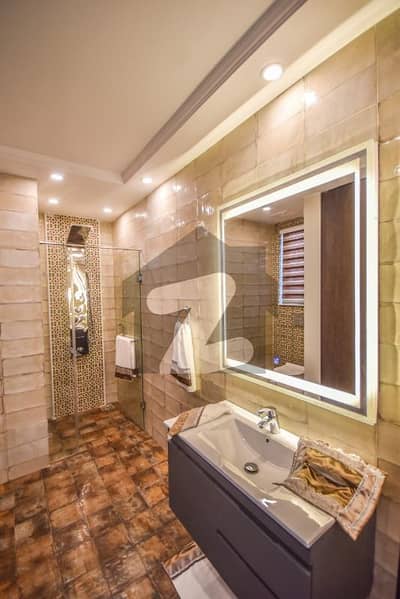 BEAUTIFUL 1 KANAL HOUSE FOR RENT