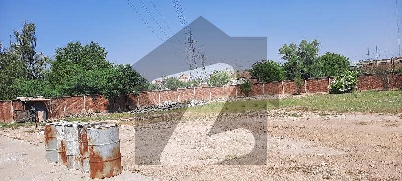 ڈیفینس روڈ لاہور میں 50 کنال صنعتی زمین 85.0 کروڑ میں برائے فروخت۔