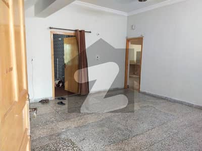 جی ۔ 9 اسلام آباد میں 5 کمروں کا 10 مرلہ مکان 2.1 لاکھ میں کرایہ پر دستیاب ہے۔
