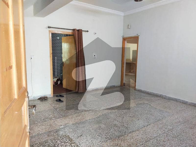 جی ۔ 9 اسلام آباد میں 5 کمروں کا 10 مرلہ مکان 2.1 لاکھ میں کرایہ پر دستیاب ہے۔