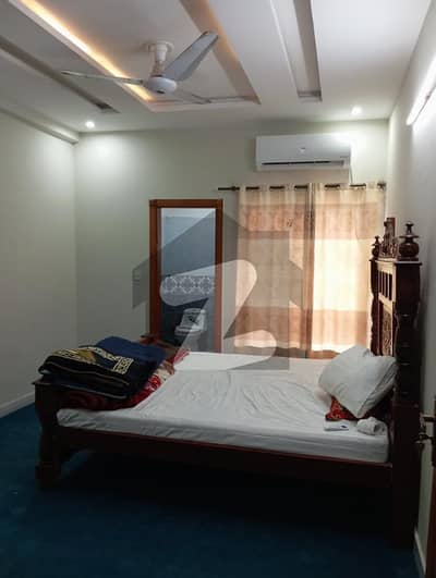 1025sq,ft