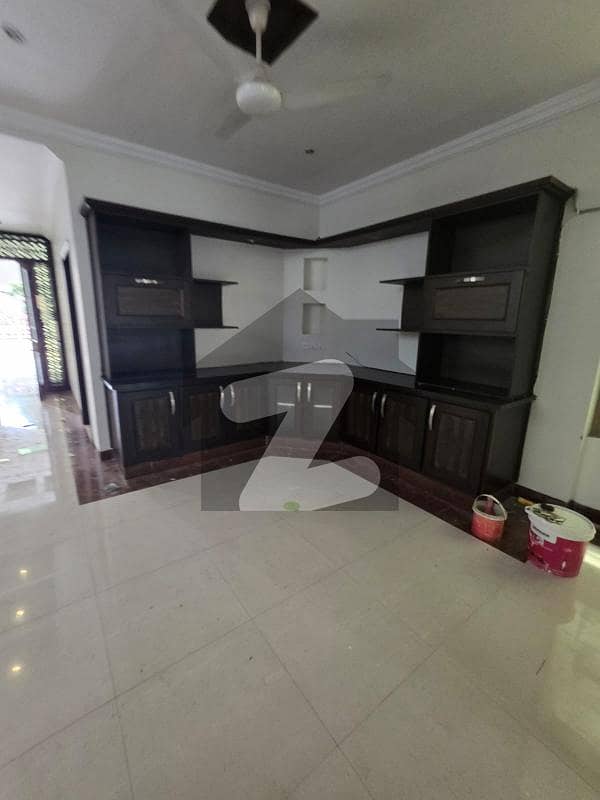 1 KANAL UPPER PORTION AVAILABLE FOR RENT F-8/1 1 KANAL UPPER PORTION AVAILABLE FOR RENT F-8/1