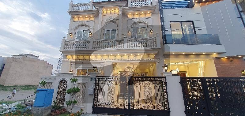 سٹی ہاؤسنگ سکیم جہلم میں 4 کمروں کا 5 مرلہ مکان 2.2 کروڑ میں برائے فروخت۔ سٹی ہاؤسنگ سکیم جہلم میں 4 کمروں کا 5 مرلہ مکان 2.2 کروڑ میں برائے فروخت۔