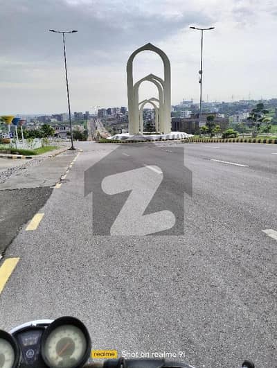 ڈی ایچ اے فیز 5 - سیکٹر ڈی ڈی ایچ اے ڈیفینس فیز 5,ڈی ایچ اے ڈیفینس,اسلام آباد میں 1 کنال رہائشی پلاٹ 3.25 کروڑ میں برائے فروخت۔