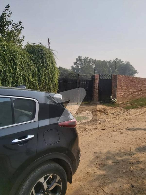 بیدیاں روڈ لاہور میں 8 کنال رہائشی پلاٹ 6.4 کروڑ میں برائے فروخت۔