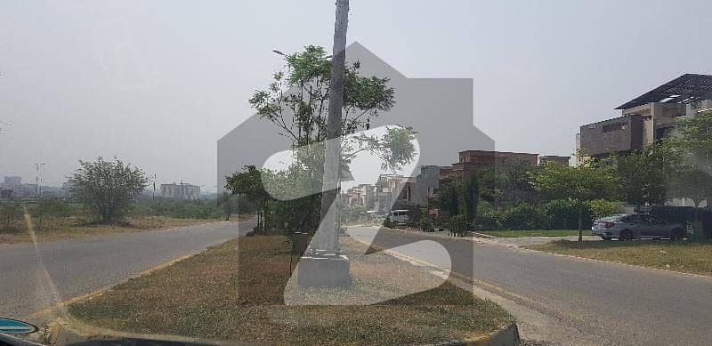 35X70 PLOT DOUBLE ROAD SR RD EAST D-12/4 35X70 PLOT DOUBLE ROAD SR RD EAST D-12/4