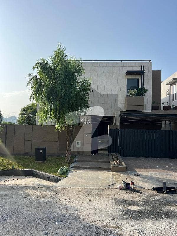 1 Kanal Brand New Designer House For Sale