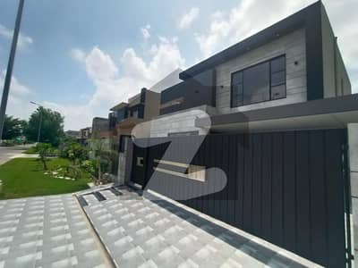 ڈی ایچ اے فیز 4 ڈیفنس (ڈی ایچ اے),لاہور میں 5 کمروں کا 1 کنال مکان 6.35 کروڑ میں برائے فروخت۔