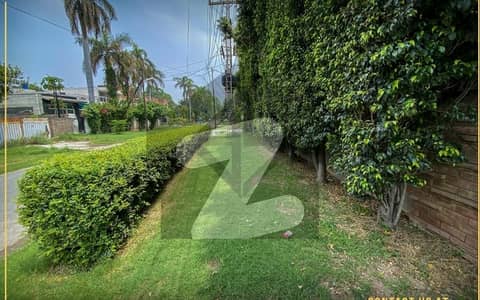 46 Marla Old Corner Houses On Meran Khan Road St John'S Park Lahore Cantt