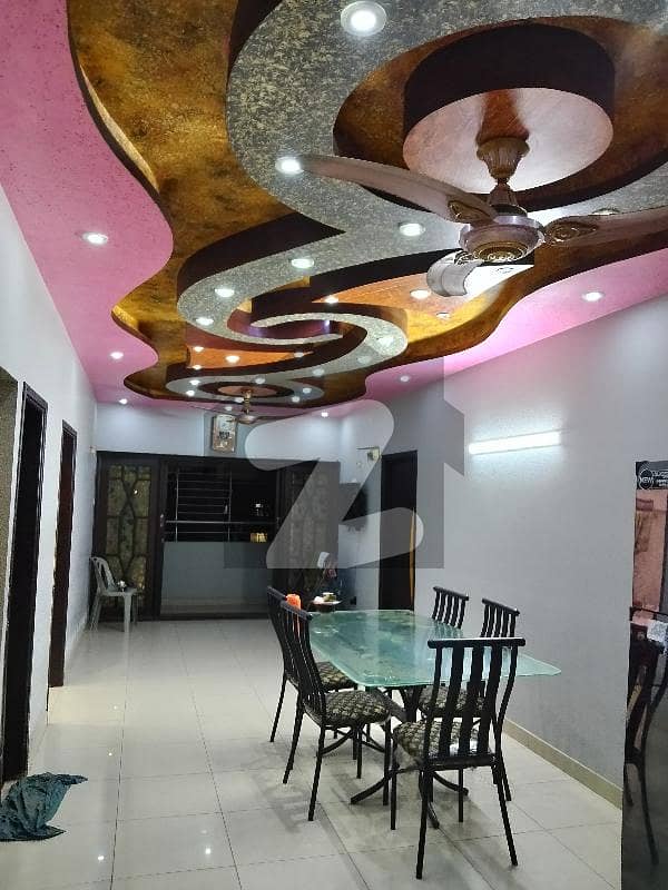 گارڈن ویسٹ کراچی میں 4 کمروں کا 9 مرلہ فلیٹ 2.5 کروڑ میں برائے فروخت۔