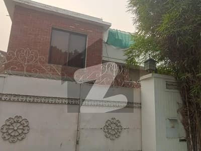 For Sale: 1.5 Kanal Old House Back of Resource Park Behind UPWA College Shadman 1, China Chowk | Hot Location | 1150 Lac