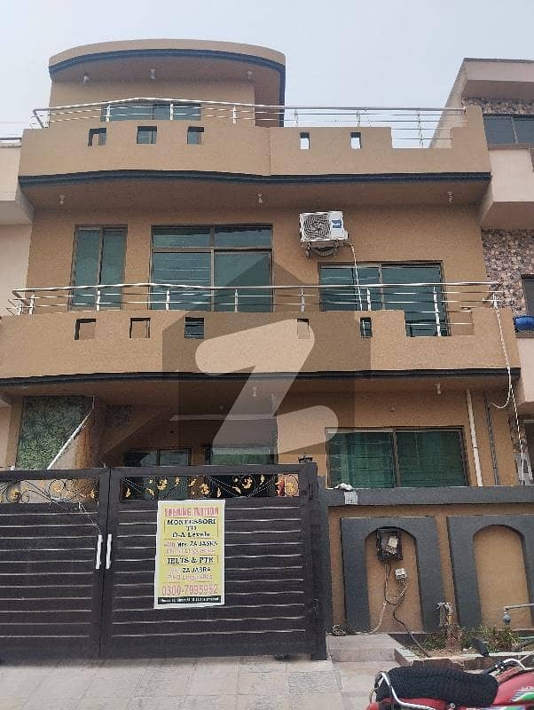 25x40 Beautifull House For Sale in G-13 at best location 25x40 Beautifull House For Sale in G-13 at best location