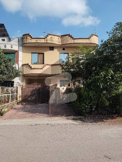 30x60 Beautifull House For Sale in G-13 30x60 Beautifull House For Sale in G-13