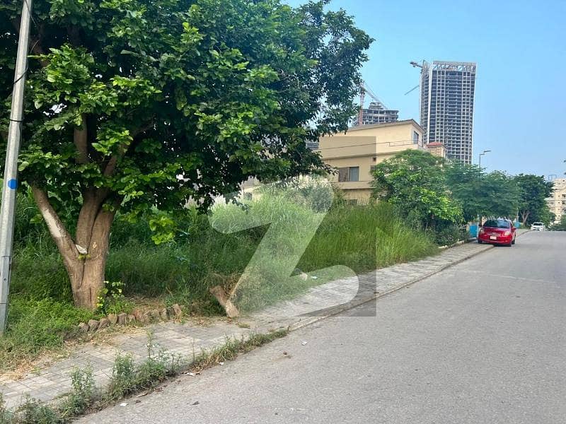 8 Marla Plot Available For Sale
