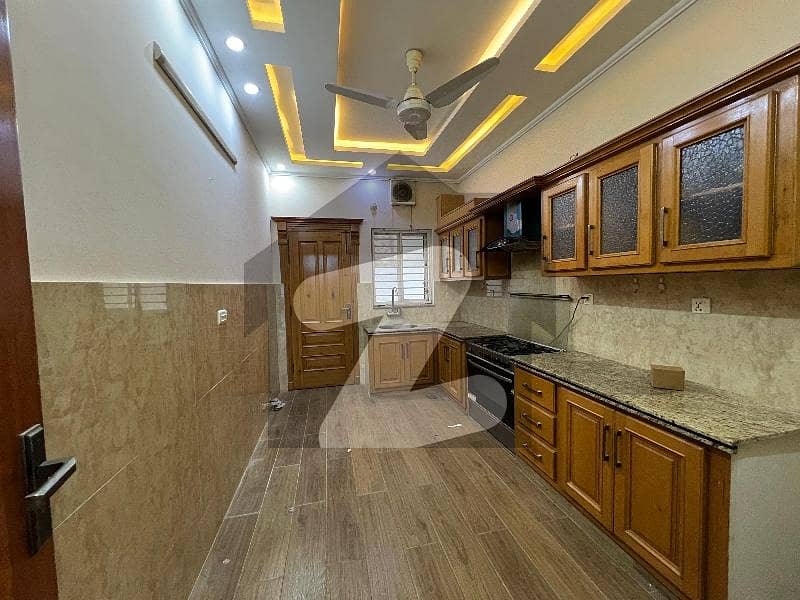 40x80 ground portion available for rent in g13