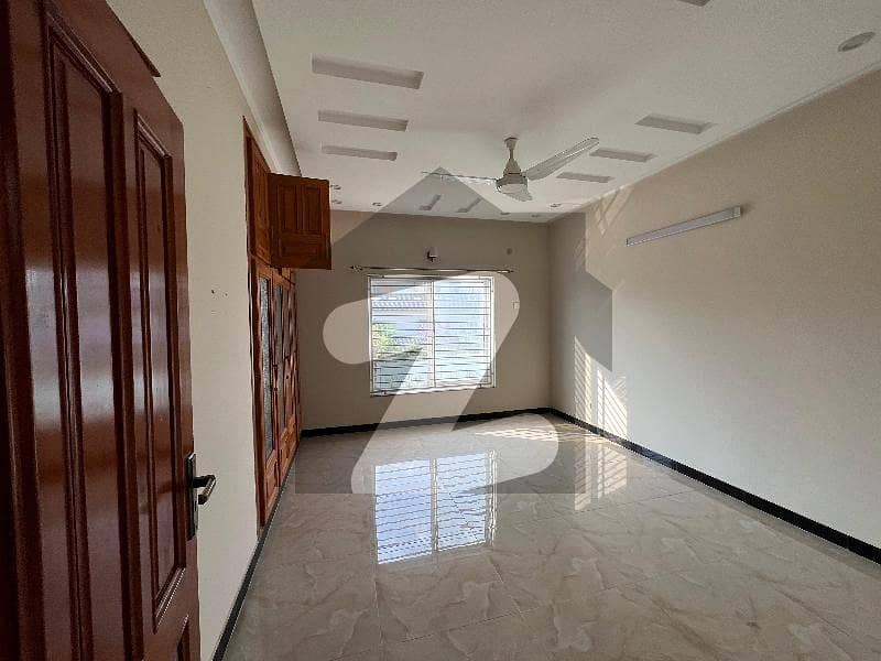 40x80 Ground Portion Available For Rent In G13