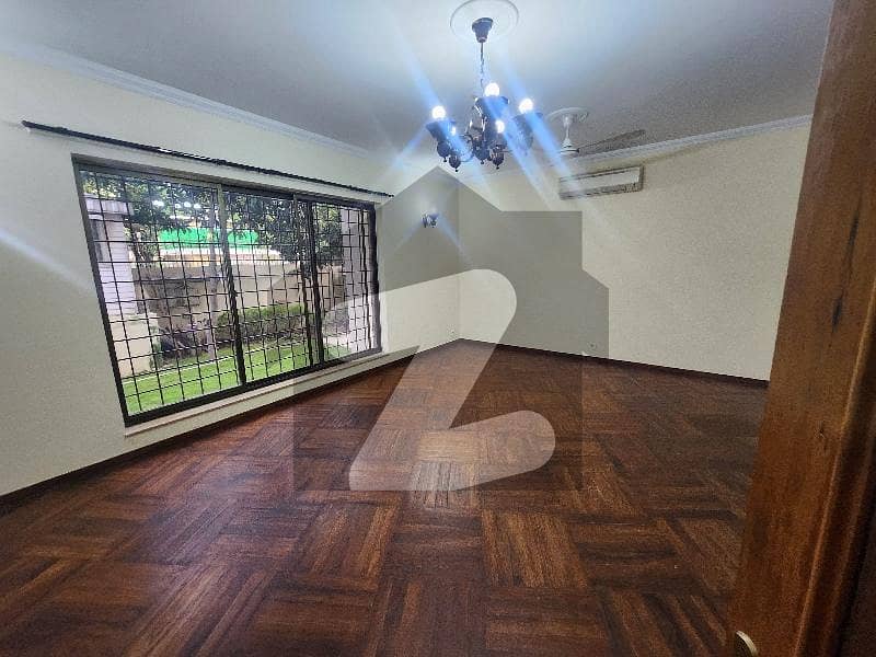 Beautiful Luxurious 5 Bedroom House