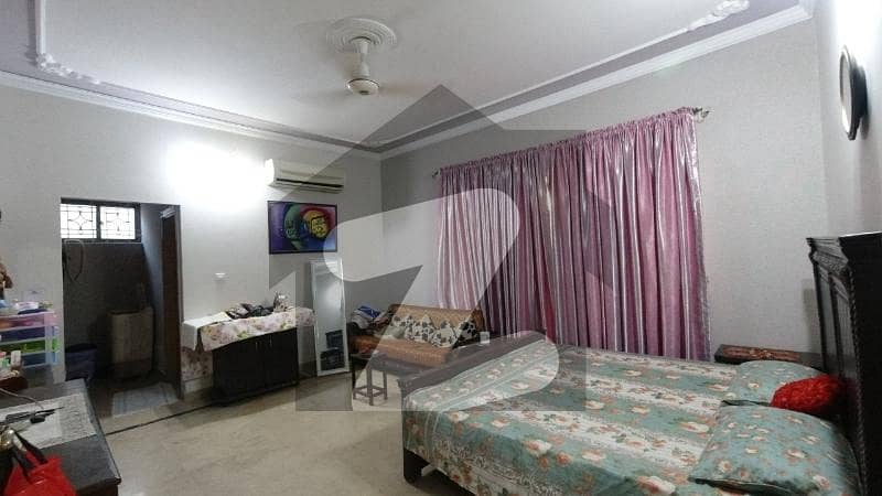 جی ۔ 11 اسلام آباد میں 10 کمروں کا 1 کنال مکان 16.0 کروڑ میں برائے فروخت۔