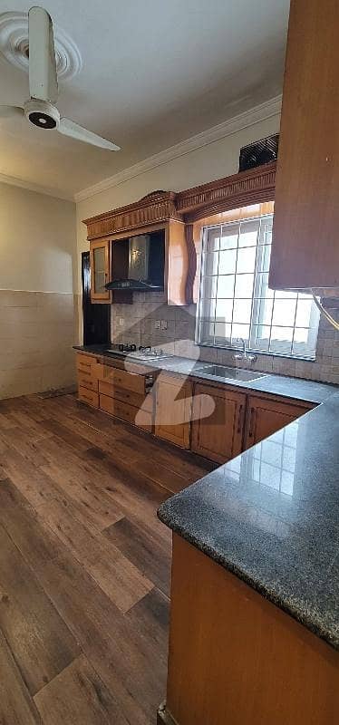 40/80 uper portion for rent G 13 Islamabad 40/80 uper portion for rent G 13 Islamabad