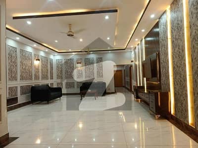 جی ۔ 9 اسلام آباد میں 8 کمروں کا 14 مرلہ مکان 4.5 لاکھ میں کرایہ پر دستیاب ہے۔