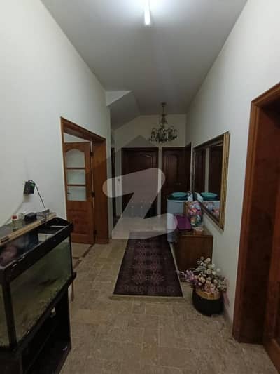 13 Marla House For Rent in Main Cantt