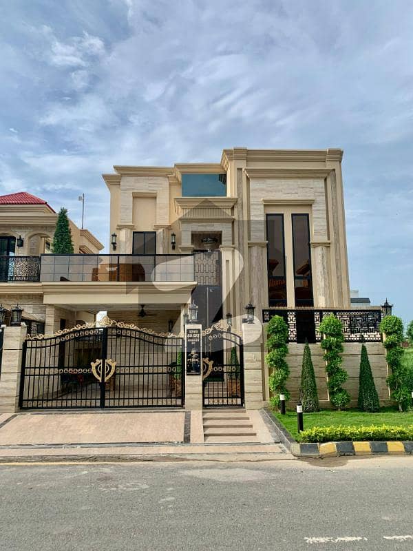 سٹی ہاؤسنگ سوسائٹی سیالکوٹ میں 10 مرلہ مکان 5.85 کروڑ میں برائے فروخت۔