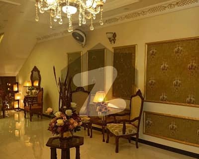 Spacious Building Is Available In Ferozepur Road For sale