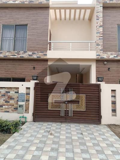 ڈی ایچ اے ڈیفینس گوجرانوالہ میں 3 کمروں کا 5 مرلہ مکان 1.6 کروڑ میں برائے فروخت۔