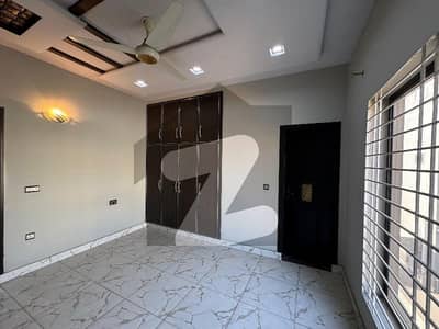 Spacious Prime Location 10 Marla House Available For Rent In Wapda Town