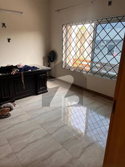 UPPER PORTION FOR RENT SECTOR F 11 3 SIZE 10 MARLA