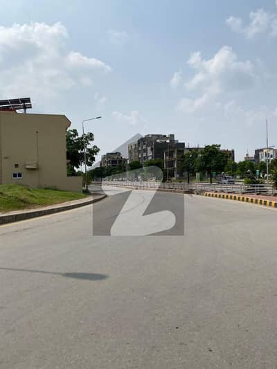 بحریہ ٹاؤن فیز 8 ۔ بلاک ایل بحریہ ٹاؤن فیز 8,بحریہ ٹاؤن راولپنڈی,راولپنڈی میں 5 مرلہ رہائشی پلاٹ 52.0 لاکھ میں برائے فروخت۔