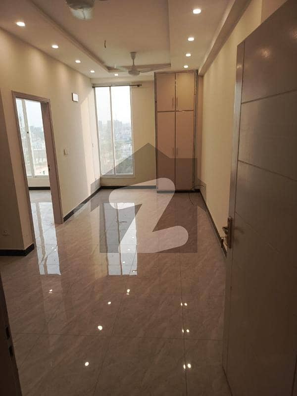 luxury brand new Apartment for rent