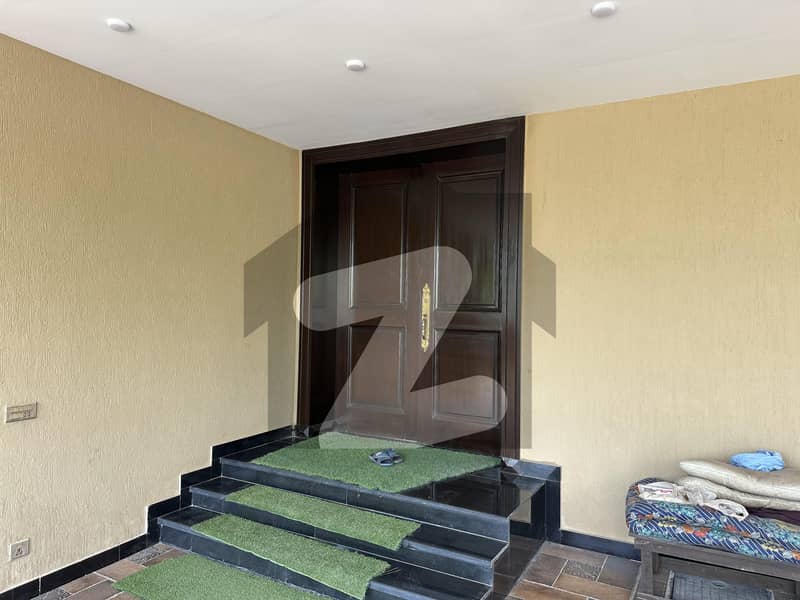 606 Square Yards 24 Marla Boulevard Beautiful House 606 Square Yards 24 Marla Boulevard Beautiful House