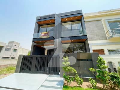 Charming 3-Bedroom 5 Marla House in DHA Modern Comfort with Stylish Finishes