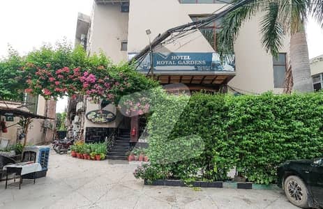 300 Square Feet Flat Is Available For Rent On Jail Road Lahore