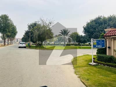 لیک سٹی ۔ سیکٹر ایم ۔ 3اے لیک سٹی,رائیونڈ روڈ,لاہور میں 1 کنال رہائشی پلاٹ 4.5 کروڑ میں برائے فروخت۔