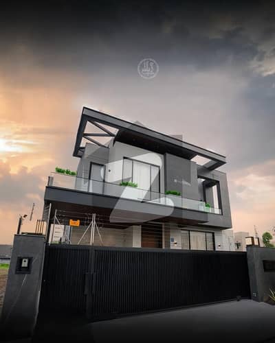 ڈی ایچ اے فیز 7 ڈیفنس (ڈی ایچ اے),لاہور میں 6 کمروں کا 1 کنال مکان 7.9 کروڑ میں برائے فروخت۔