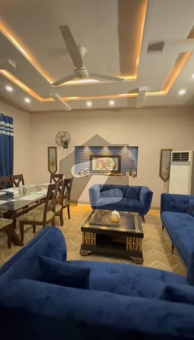 یو ای ٹی ہاؤسنگ سوسائٹی ۔ بلاک سی یو ای ٹی ہاؤسنگ سوسائٹی,لاہور میں 4 کمروں کا 1 کنال مکان 4.9 کروڑ میں برائے فروخت۔