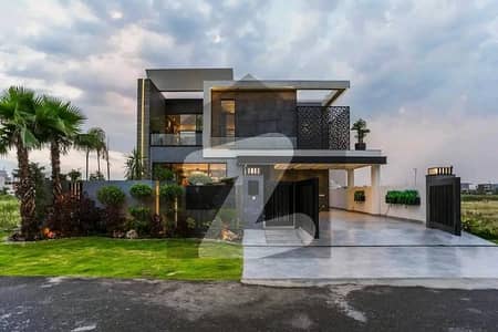 1 Kanal Luxury House Available For Rent