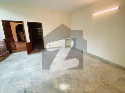 ایف ۔ 8 اسلام آباد میں 5 کمروں کا 1 کنال مکان 23.5 کروڑ میں برائے فروخت۔