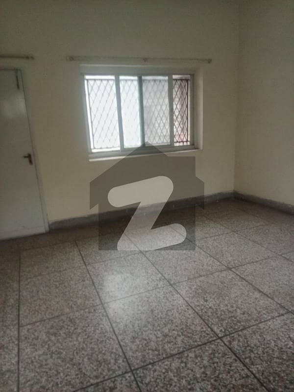 FURNISHED ROOM FOR RENT
