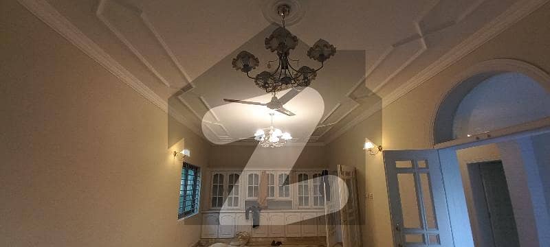 ایف ۔ 11 اسلام آباد میں 6 کمروں کا 1 کنال مکان 5.0 لاکھ میں کرایہ پر دستیاب ہے۔ ایف ۔ 11 اسلام آباد میں 6 کمروں کا 1 کنال مکان 5.0 لاکھ میں کرایہ پر دستیاب ہے۔