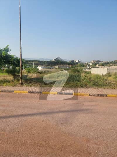 Commercial plot in Upper Banigala