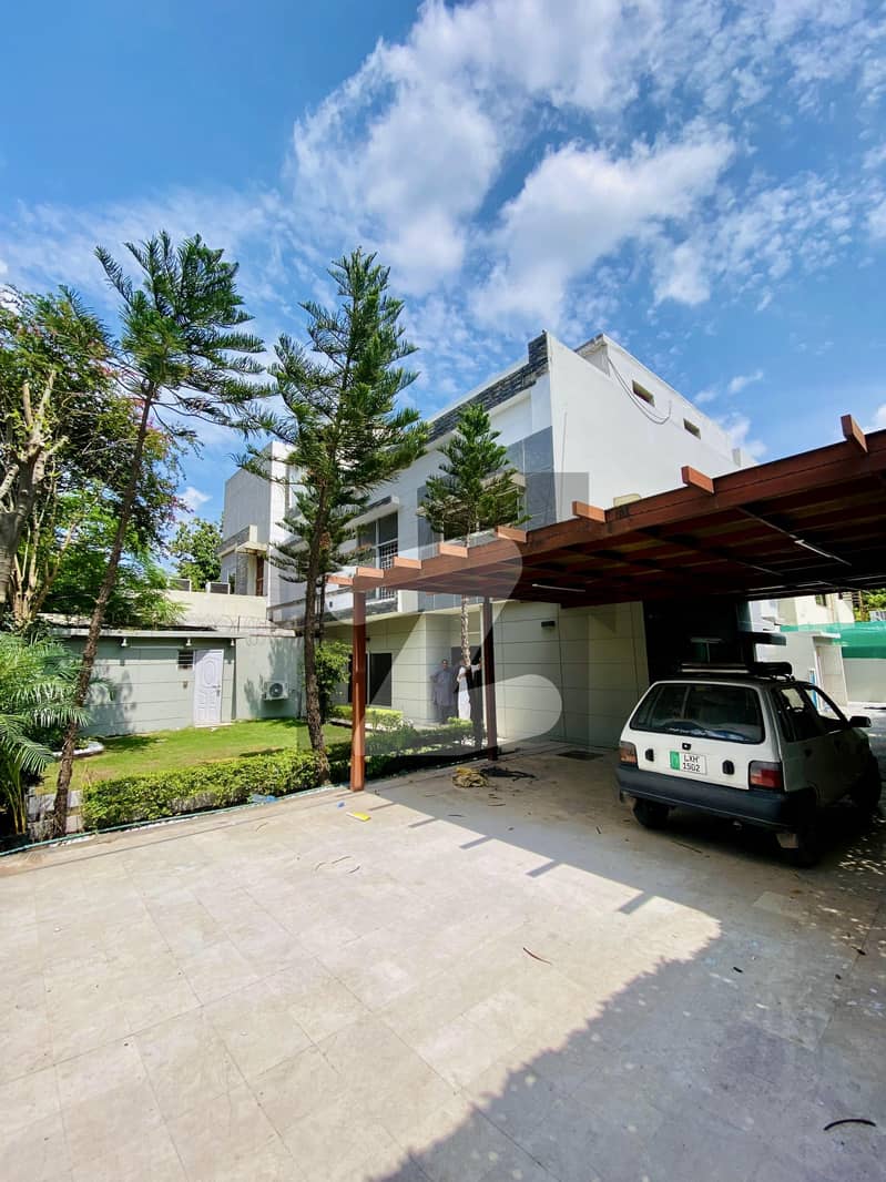 House For Rent In F-8 On Prime Location House For Rent In F-8 On Prime Location