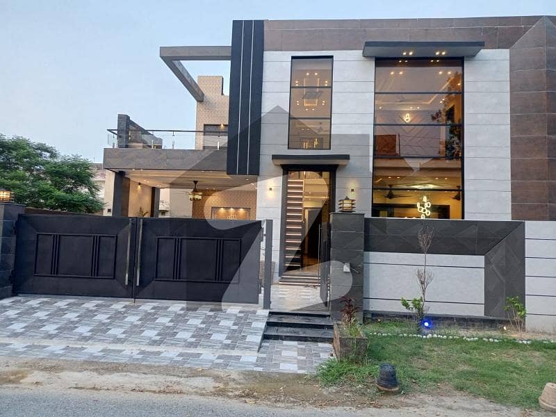 10 Marla ultra modern house for sale 10 Marla ultra modern house for sale