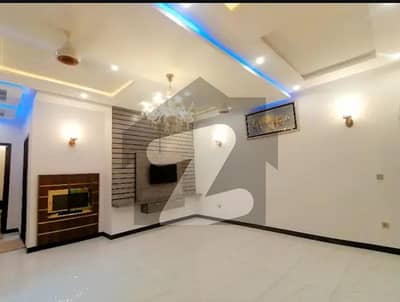 10 Marla House For Rent In Paragon City Lahore