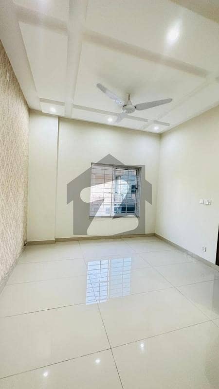 UPPER PORTION FOR RENT UPPER PORTION FOR RENT