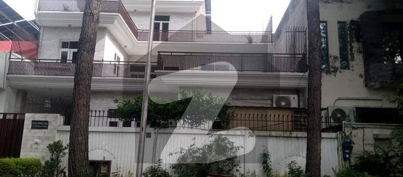 I-8 Near Kachnar Park Ground Poration For Rent.
